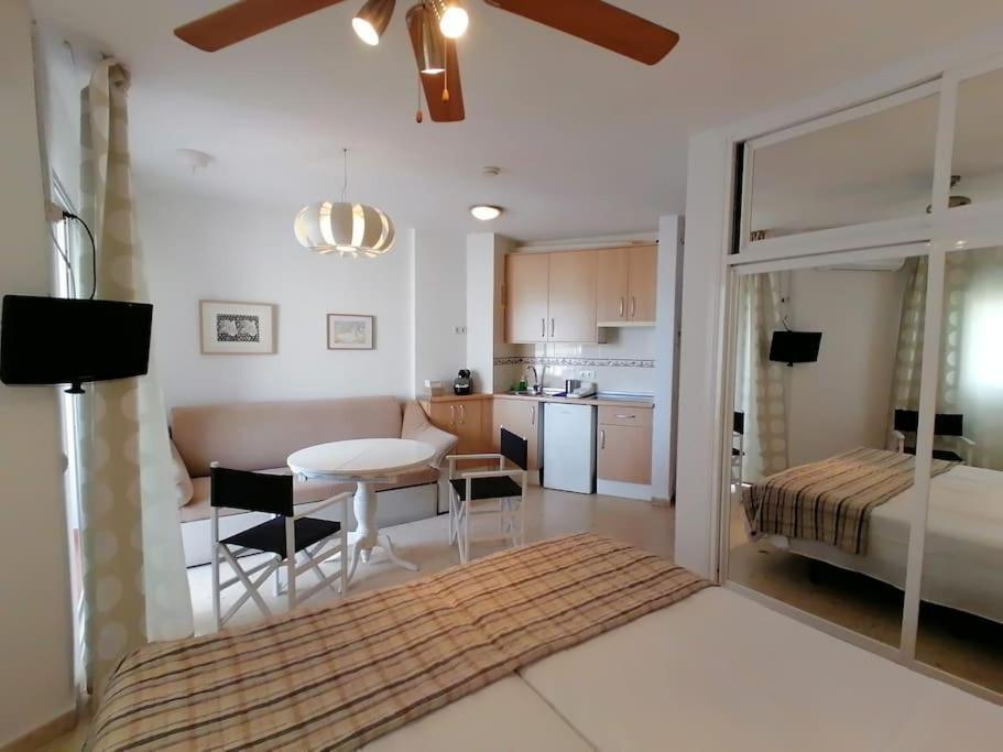 Palm - La Carihuela Apartament Torremolinos